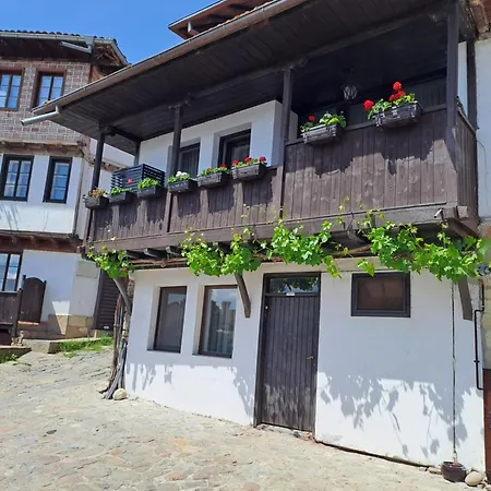 Lazara Guest house